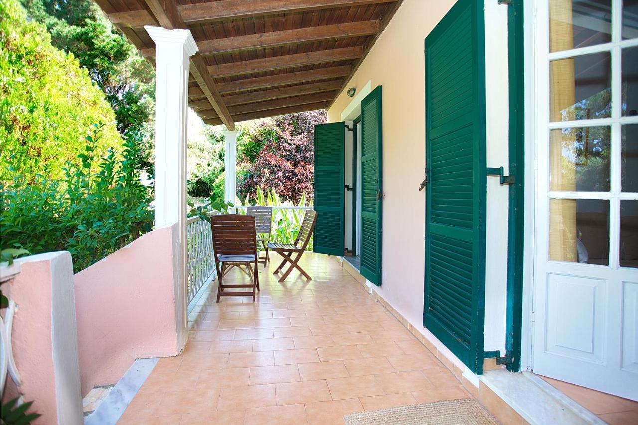 Villa Leda Karousádes Exterior foto